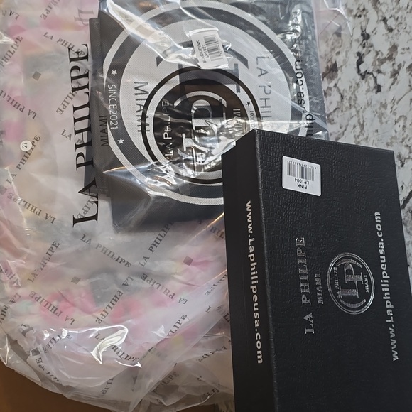 NWT LA PHILIPE ✨️ Designer Handbag & WALLET SET ✨️💋🍒💥 - Picture 3 of 3